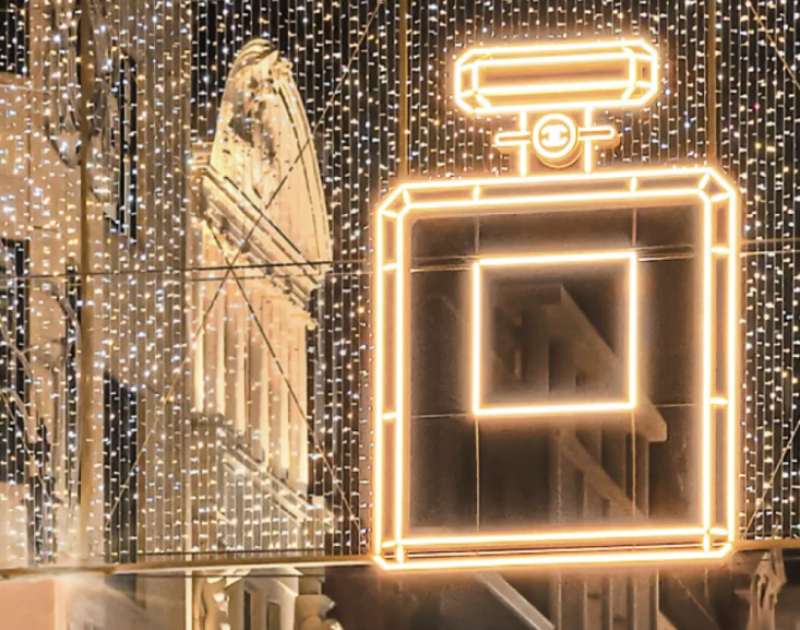 Chanel N°5 rozświetla New Bond Street – magia świąt w luksusowym wydaniu