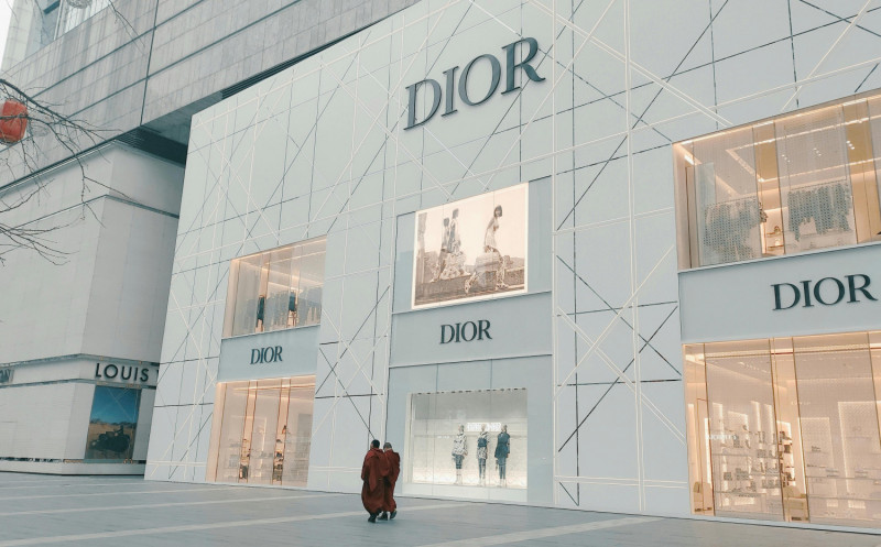Dior Men. Kampania Fall 2025 – lata 70. w nowoczesnym wydaniu