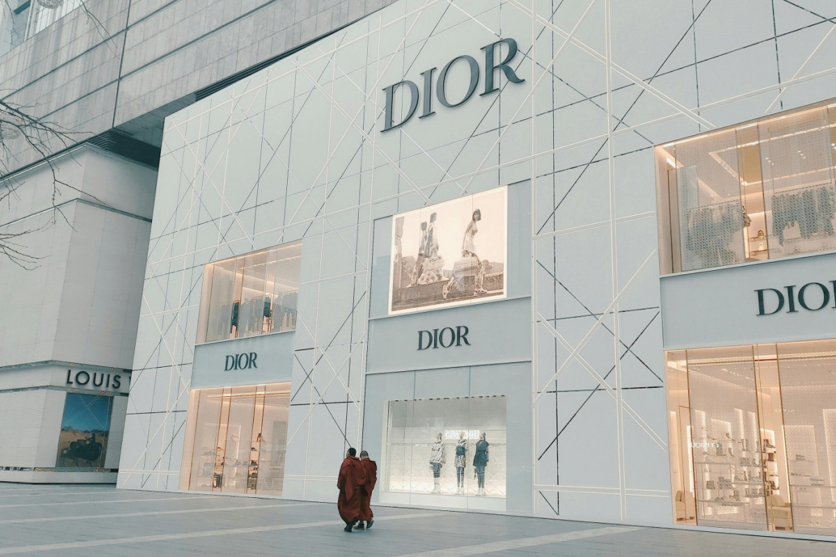 Dior Men. Kampania Fall 2025 – lata 70. w nowoczesnym wydaniu