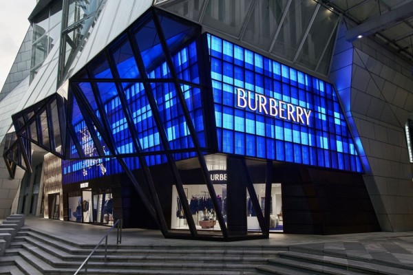 Burberry otwiera nowy sklep w Singapurze w Wisma Atria Mall